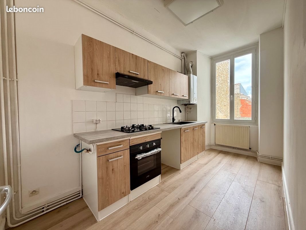 Appartement à louer, 62m², Rochefort