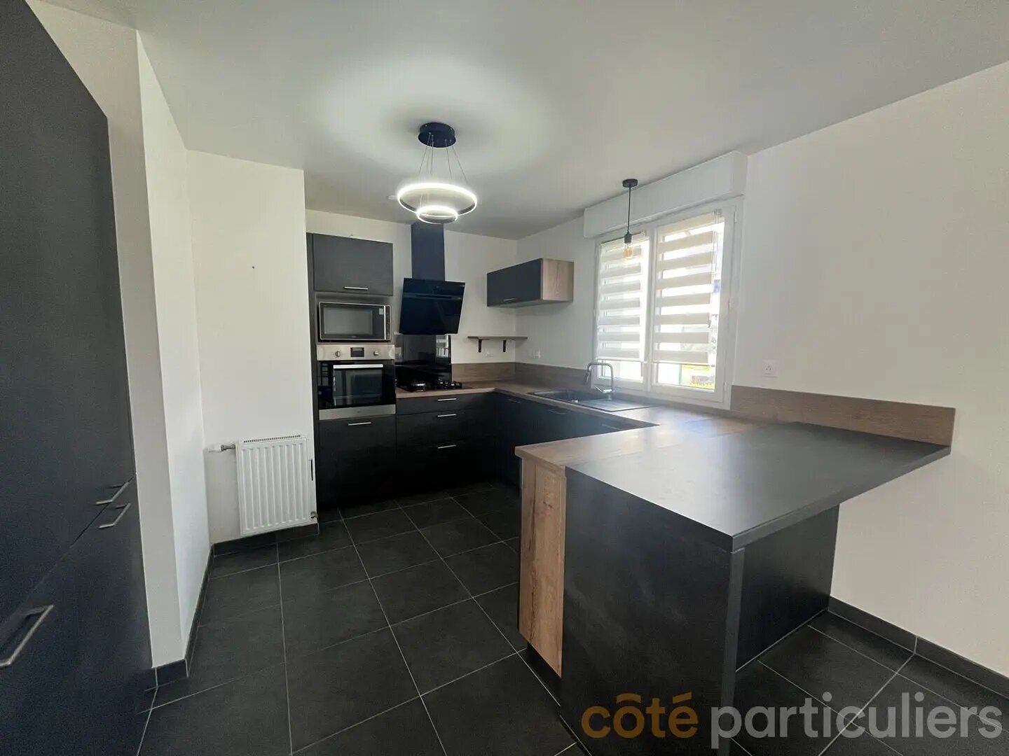 Maison à louer, 78m², Plougoumelen