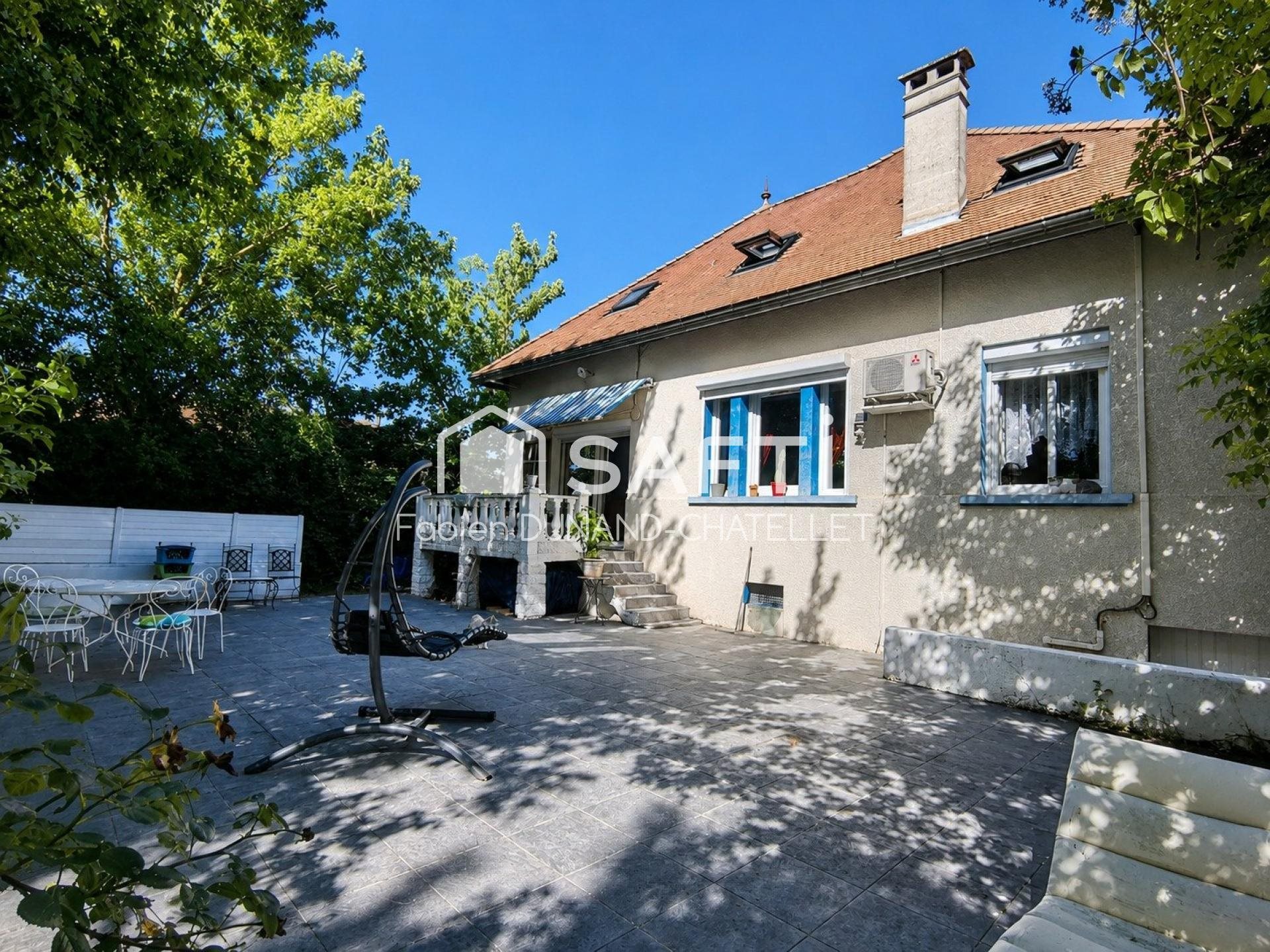 Maison à vendre, 181m², Vézeronce-Curtin