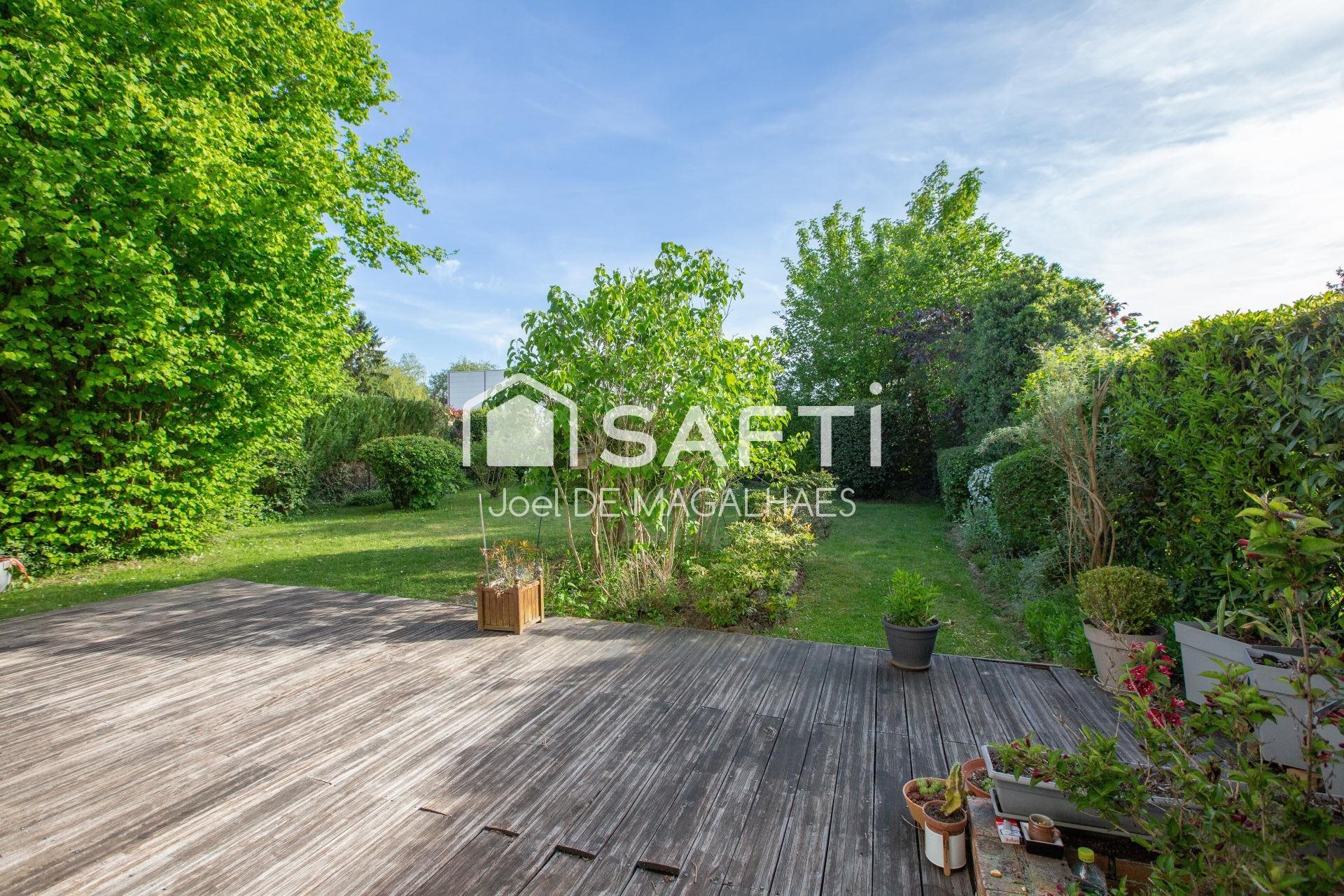 Maison à vendre, 138m², Le Mesnil-Saint-Denis