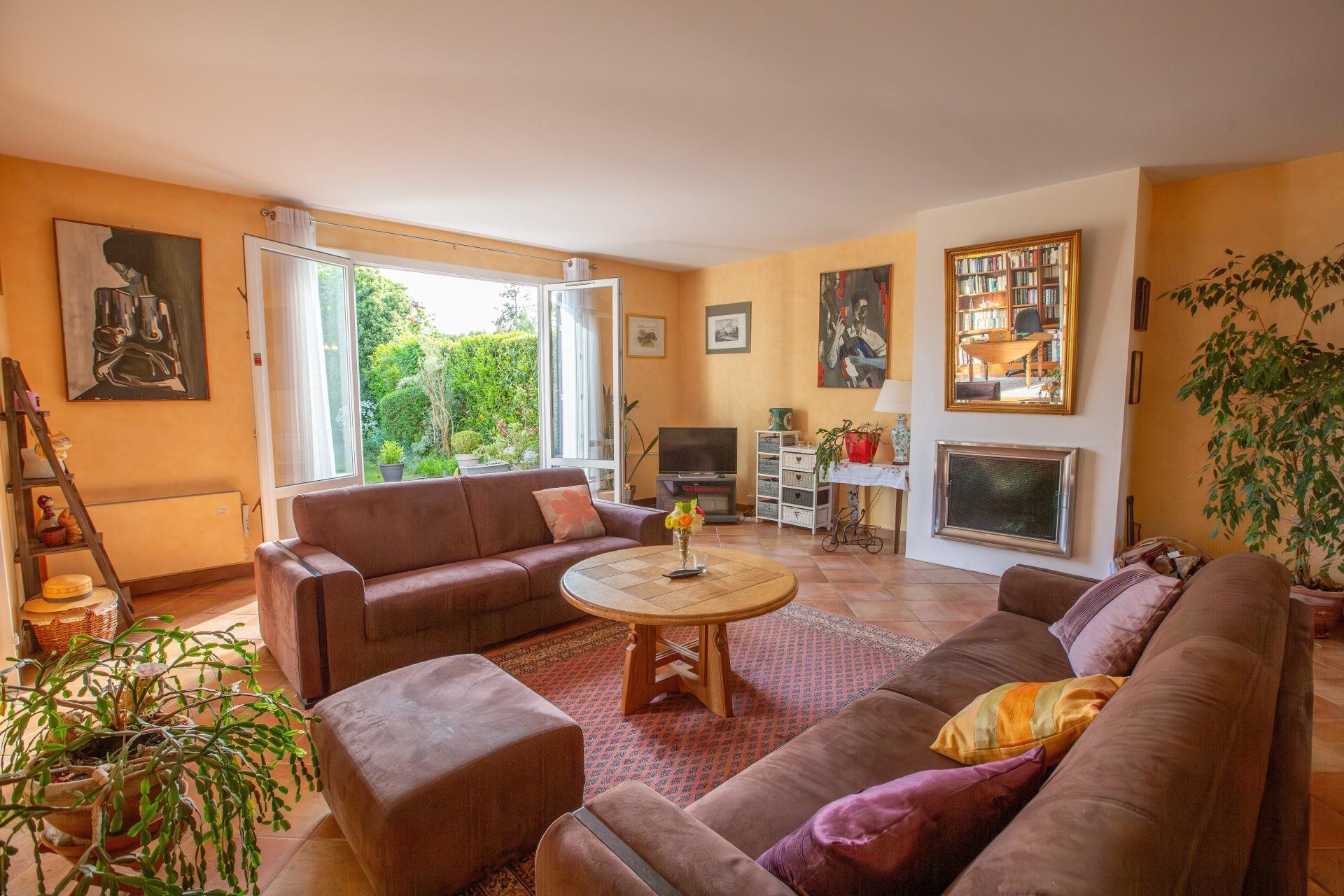 Maison à vendre, 138m², Le Mesnil-Saint-Denis