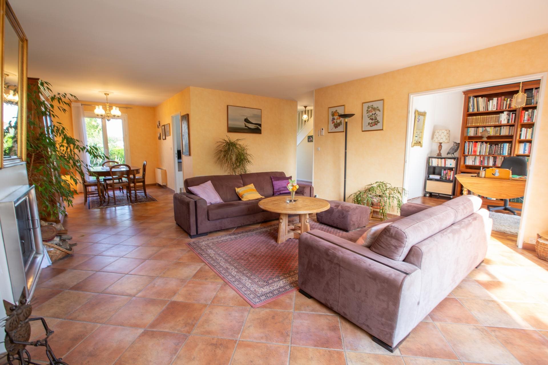 Maison à vendre, 138m², Le Mesnil-Saint-Denis