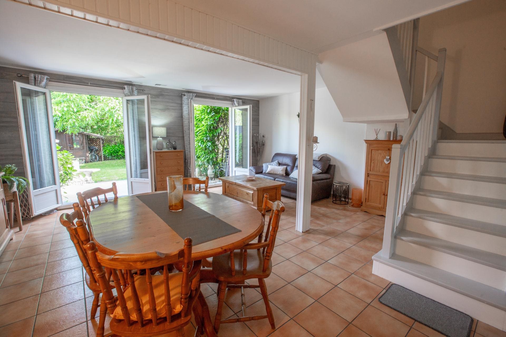 Maison à vendre, 117m², Le Mesnil-Saint-Denis