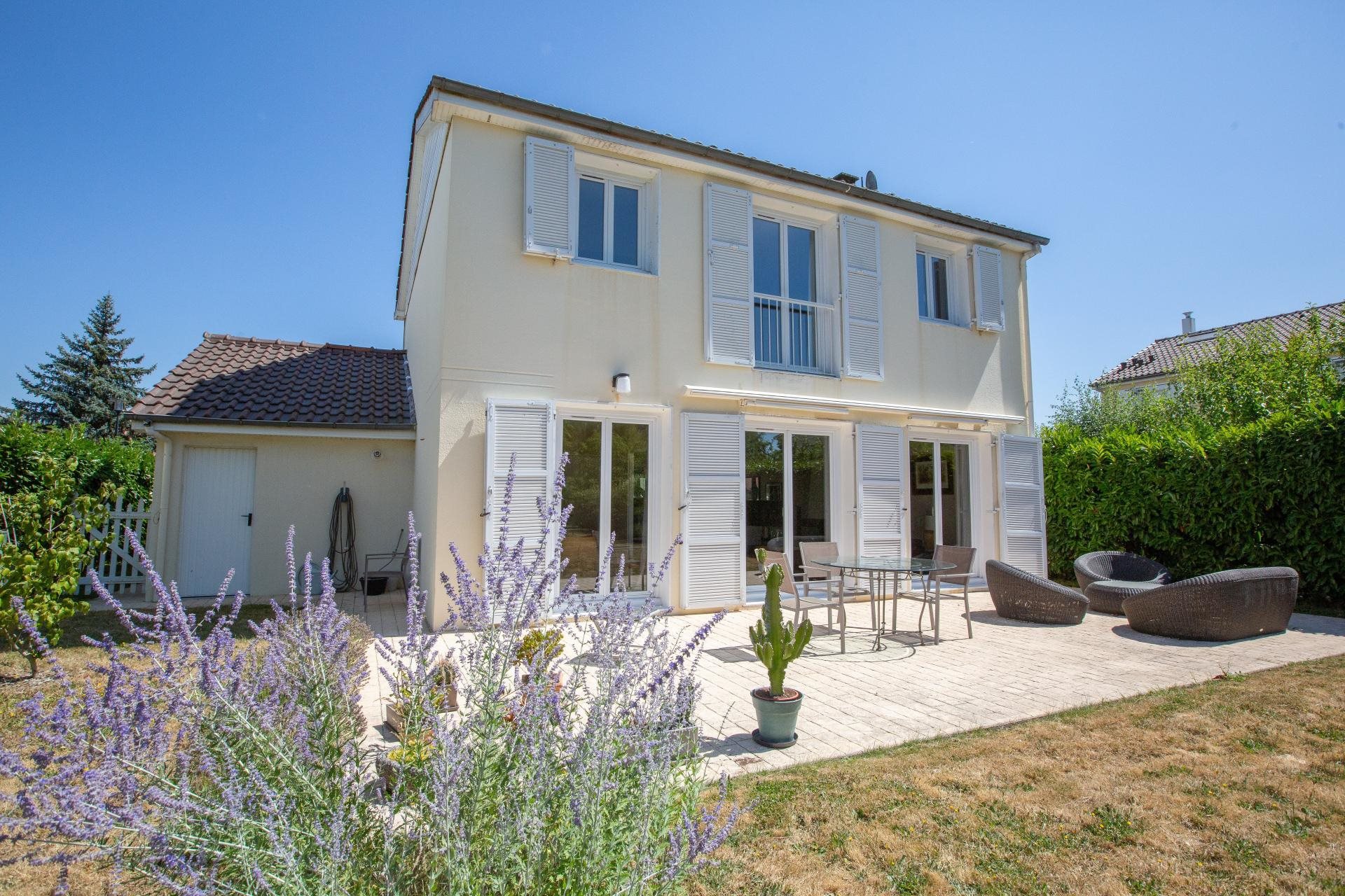 Maison à vendre, 135m², Le Mesnil-Saint-Denis