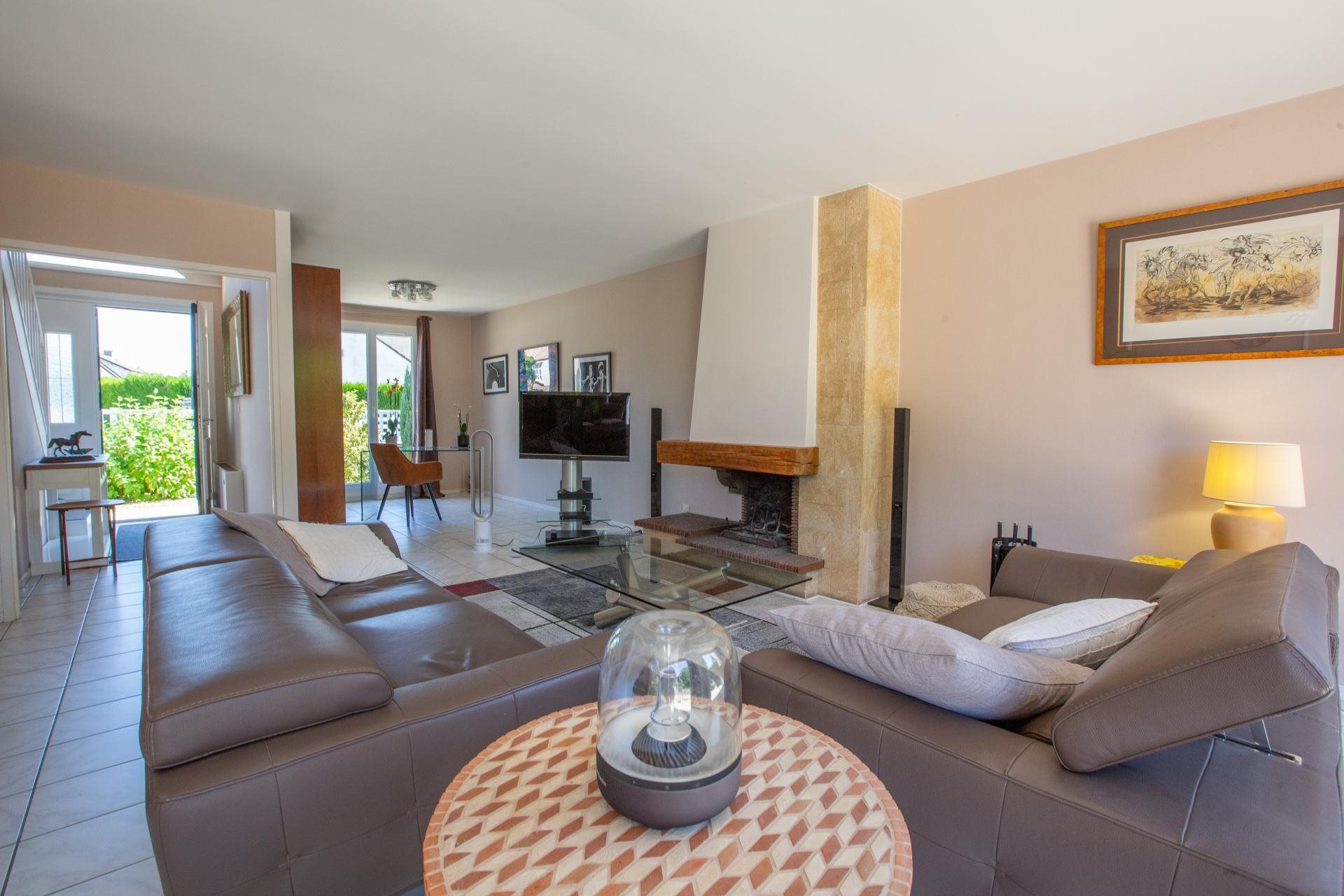 Maison à vendre, 135m², Le Mesnil-Saint-Denis