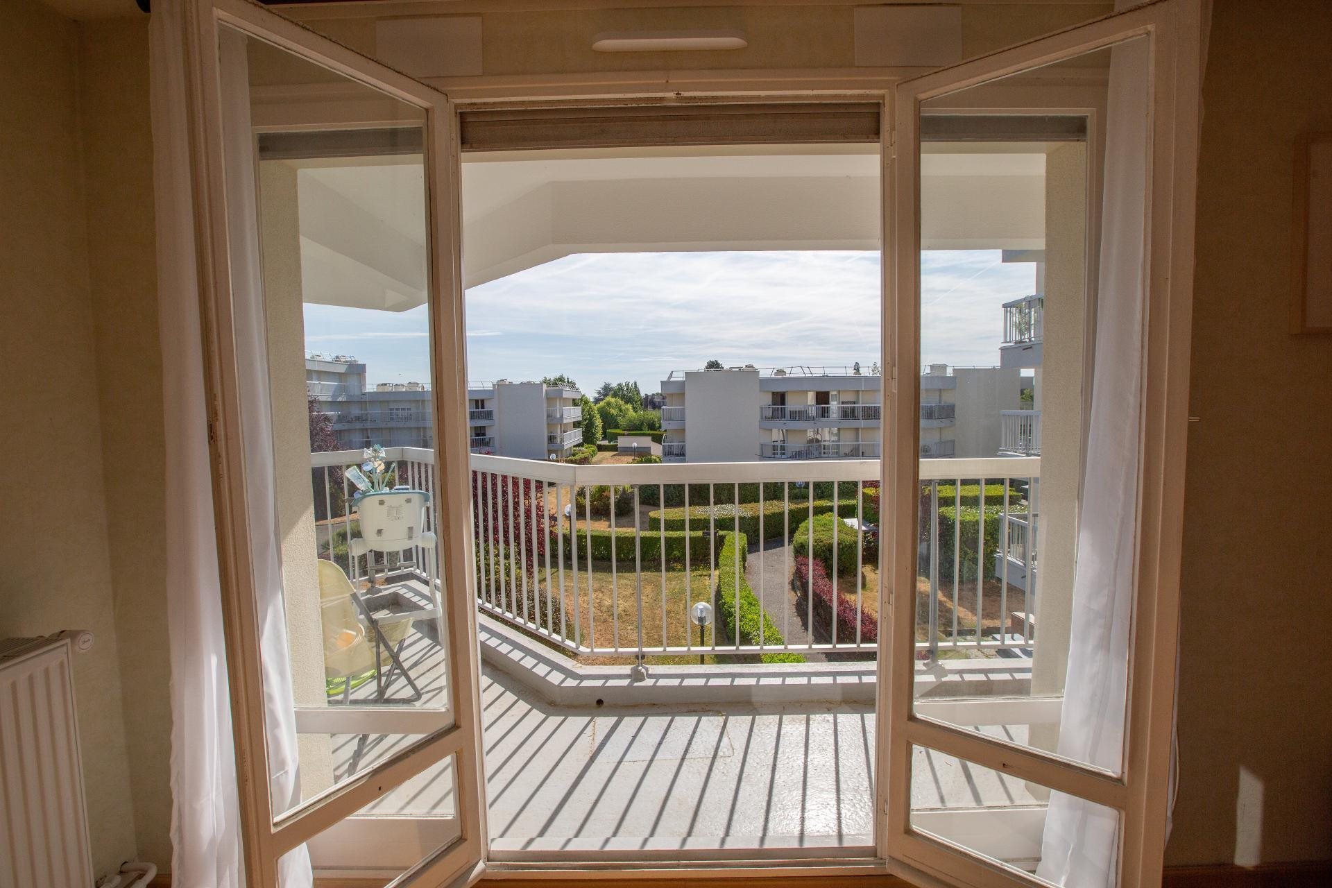 Appartement à vendre, 72m², Le Mesnil-Saint-Denis