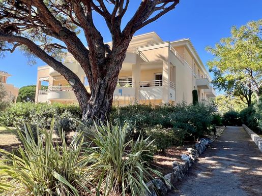 Appartement 3 pièces 74 m² · à Fréjus · 74 m² · 306 000 €