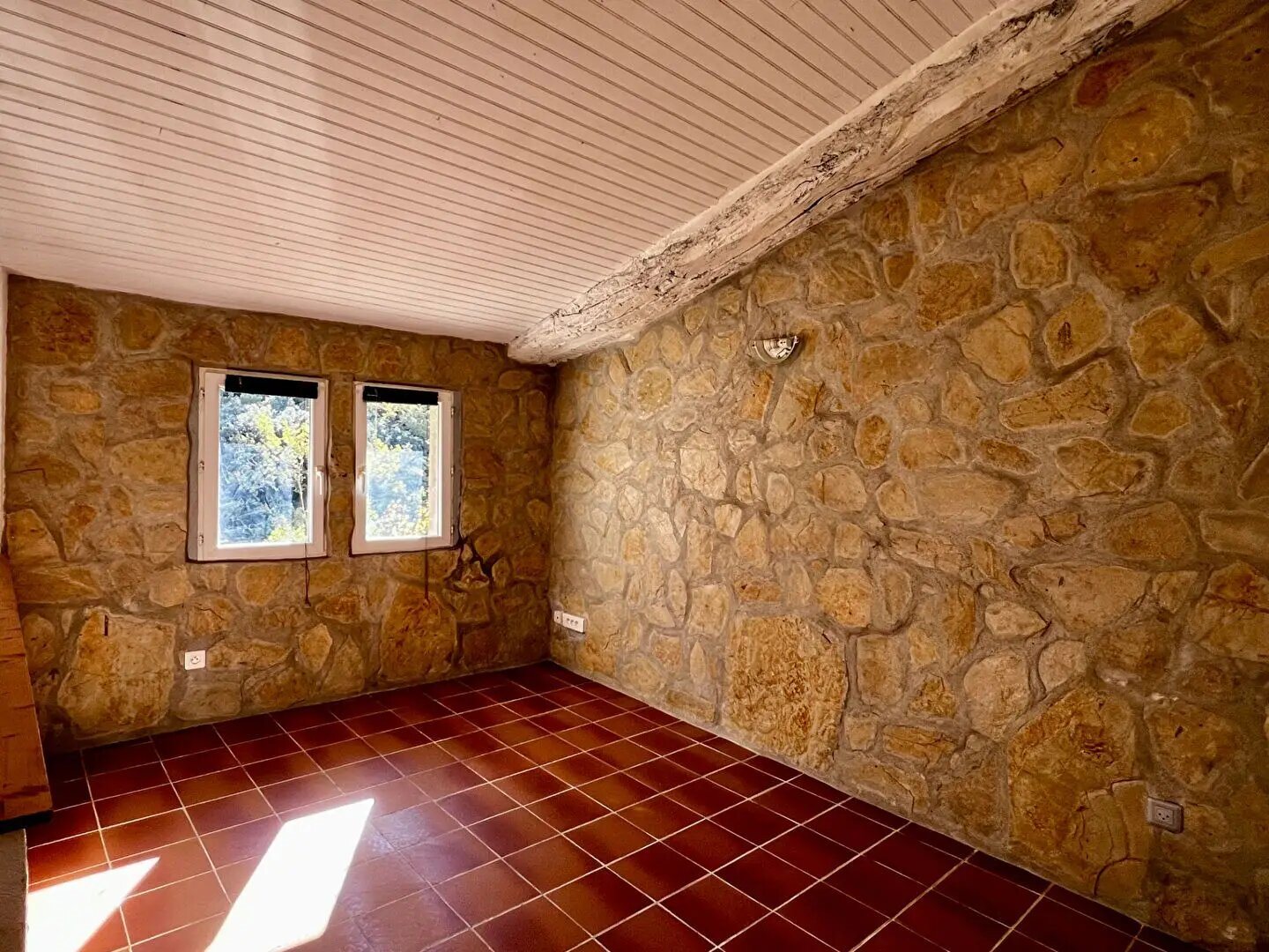 Appartement à louer, 63m², Entrecasteaux