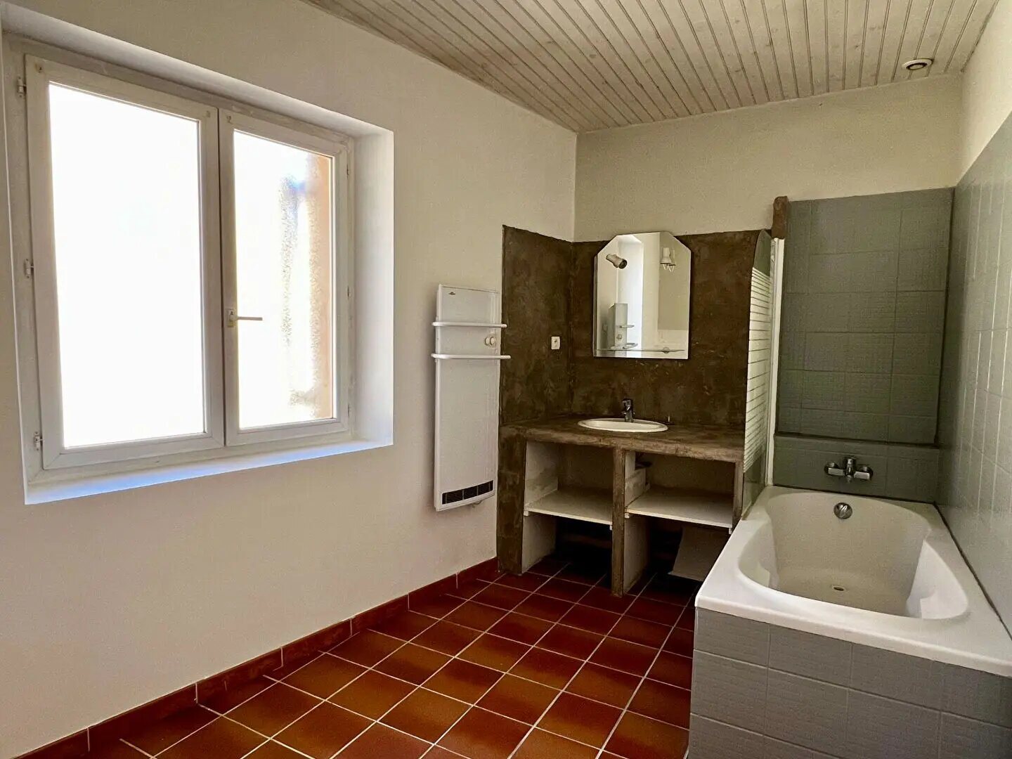 Appartement à louer, 63m², Entrecasteaux