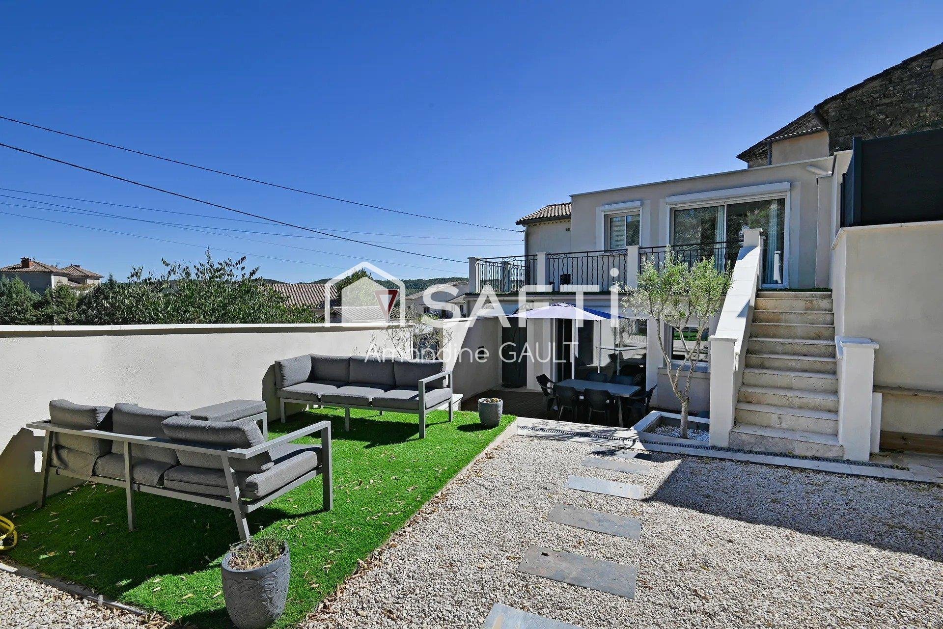Maison à vendre, 104m², Saint-Julien-les-Rosiers