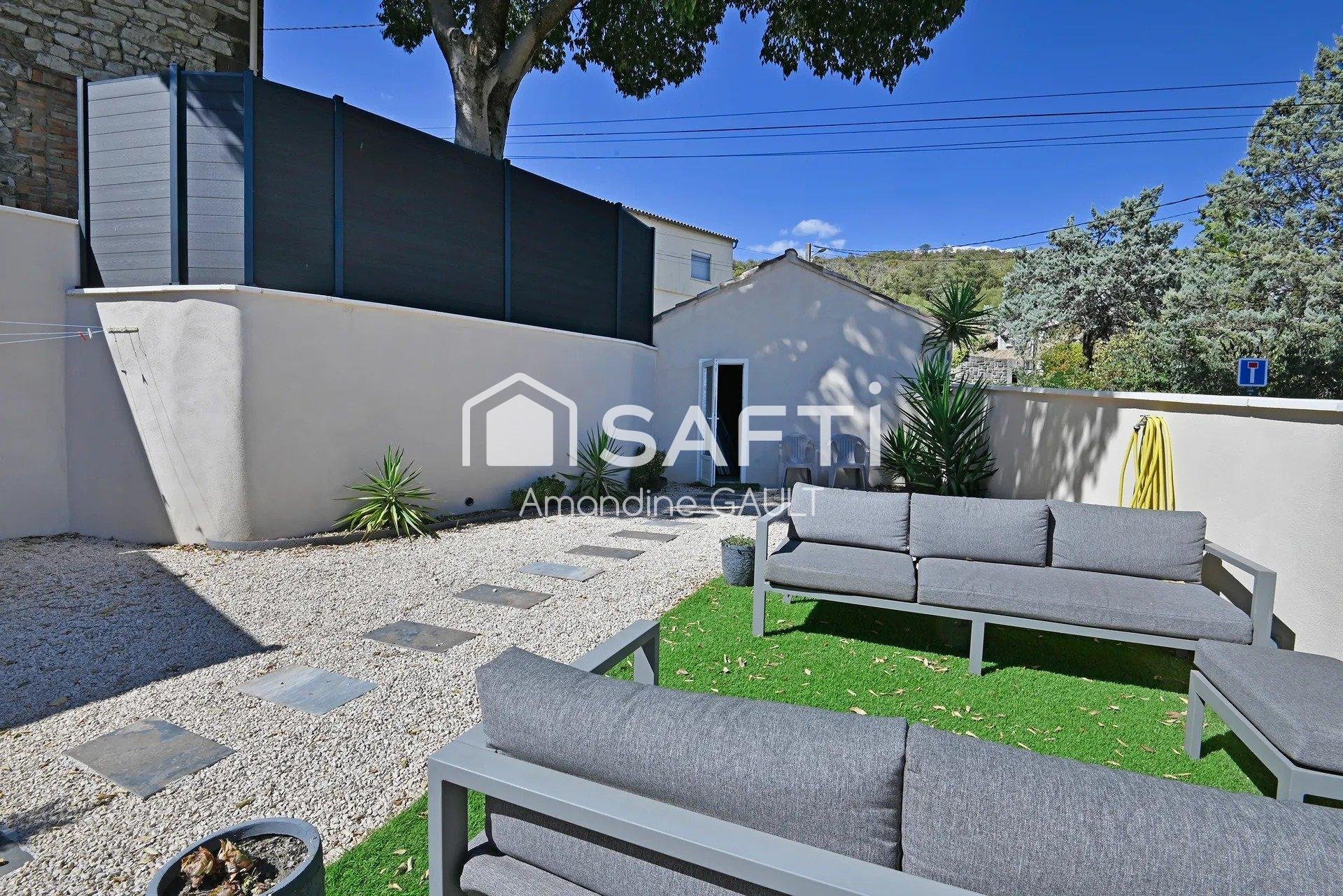 Maison à vendre, 104m², Saint-Julien-les-Rosiers