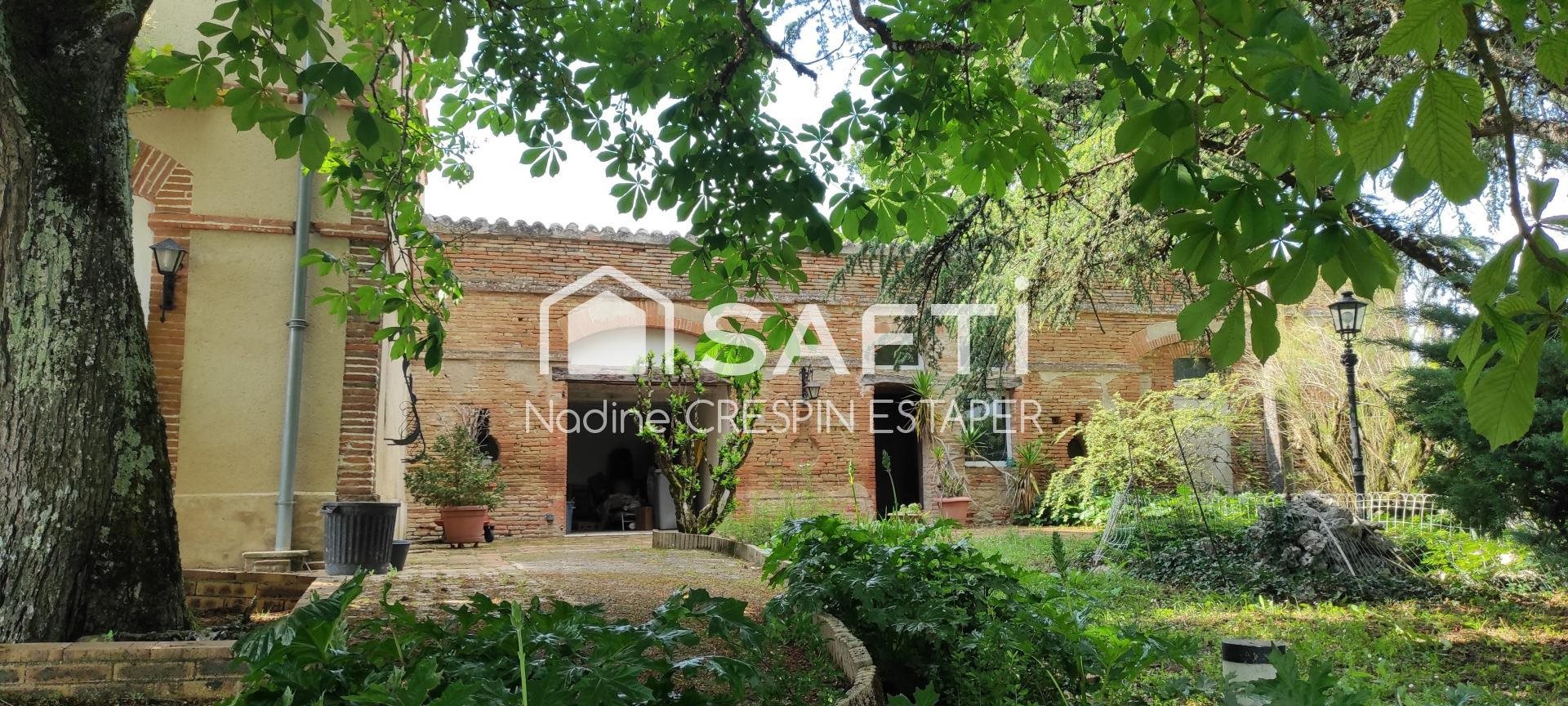 Maison à vendre, 400m², La Salvetat-Belmontet