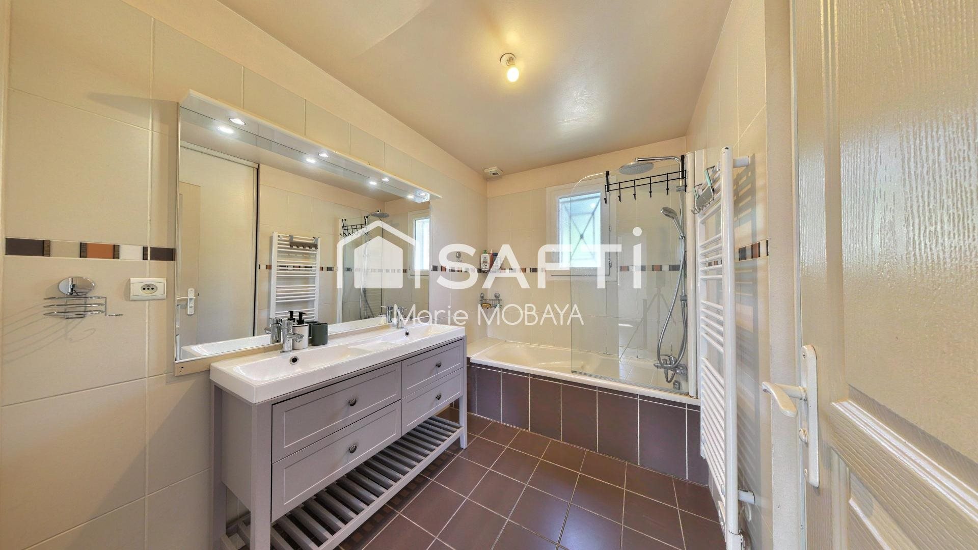 Maison à vendre, 93m², Izon