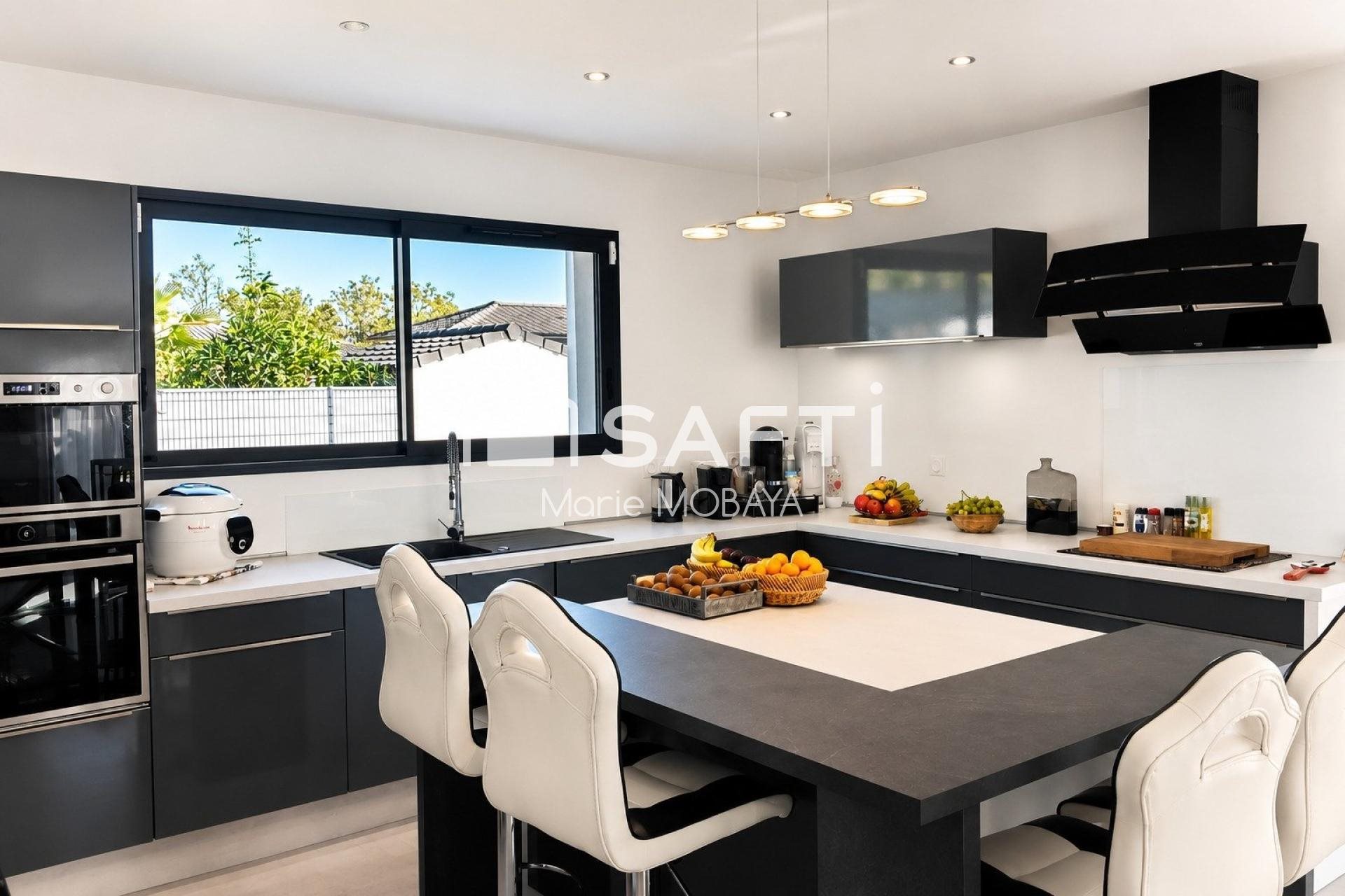 Maison à vendre, 185m², Saint-Genès-de-Fronsac