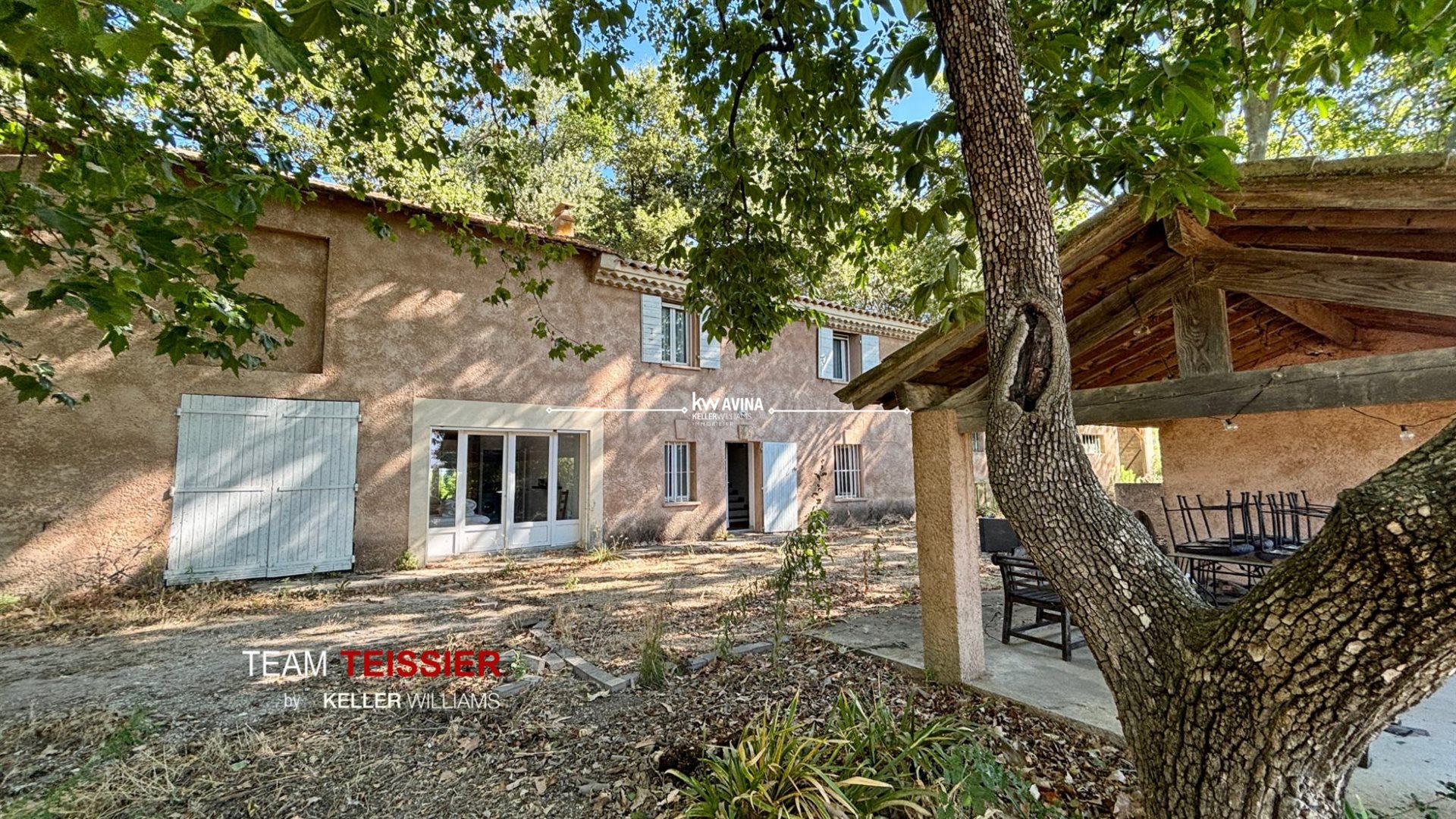 Maison à vendre, 220m², Eyguières