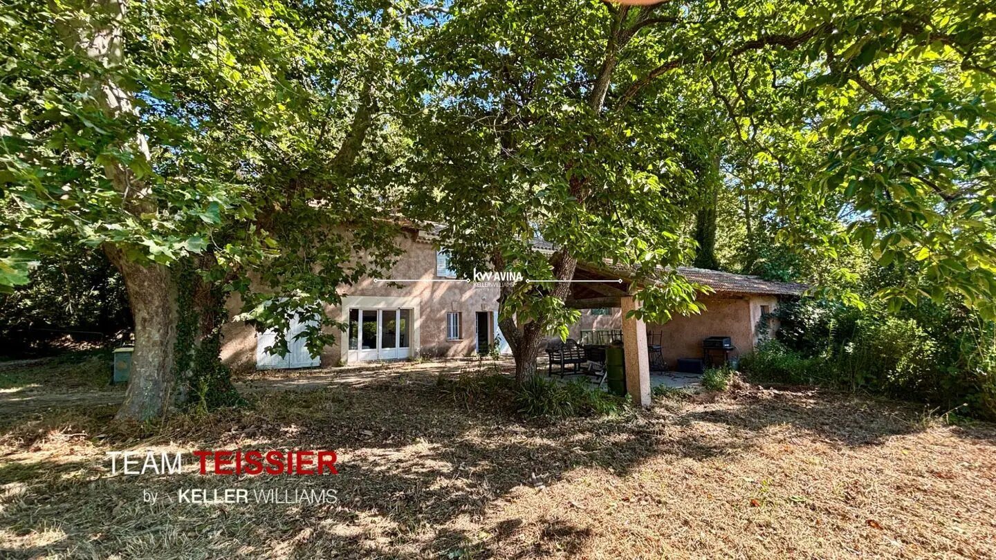 Maison à vendre, 220m², Eyguières