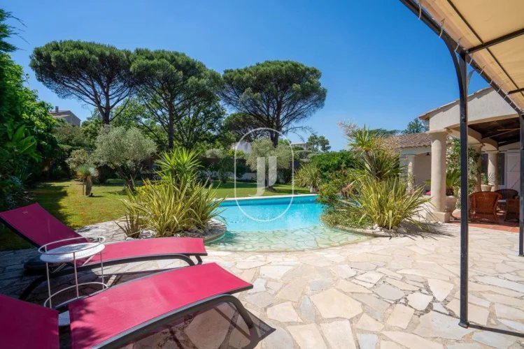 Maison à vendre, 245m², Cogolin