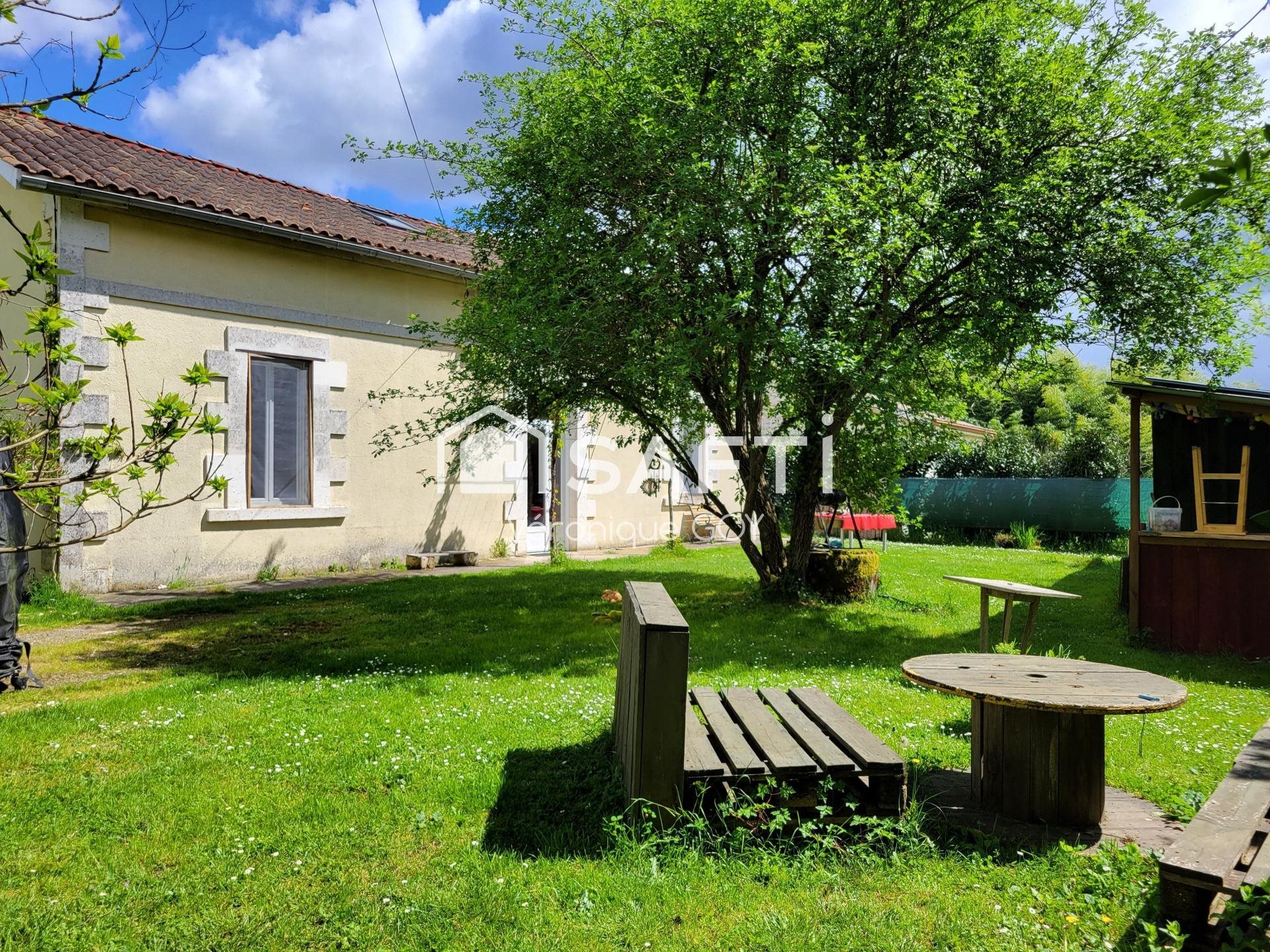 Maison à vendre, 145m², Saint-Aigulin