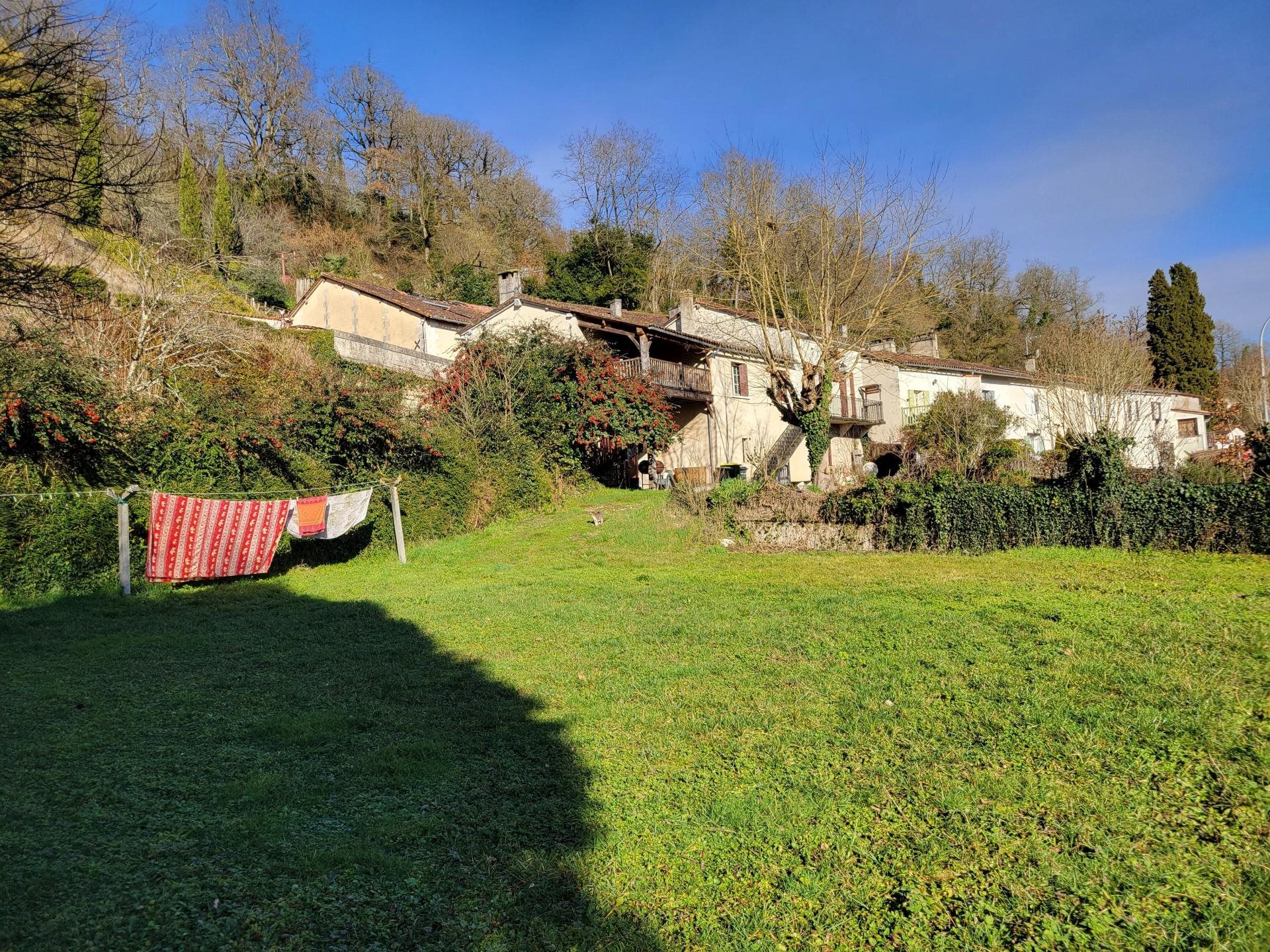 Maison à vendre, 130m², Aubeterre-sur-Dronne