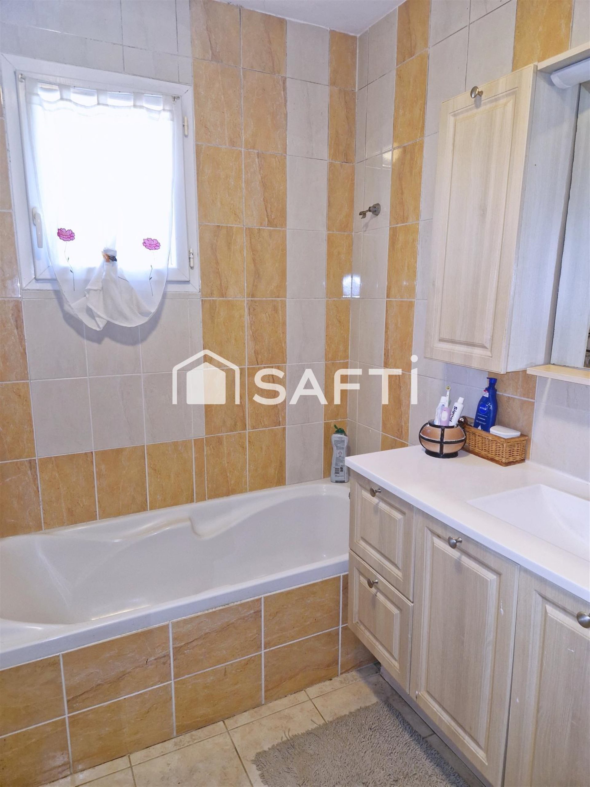 Maison à vendre, 115m², Saint-Genis-de-Saintonge