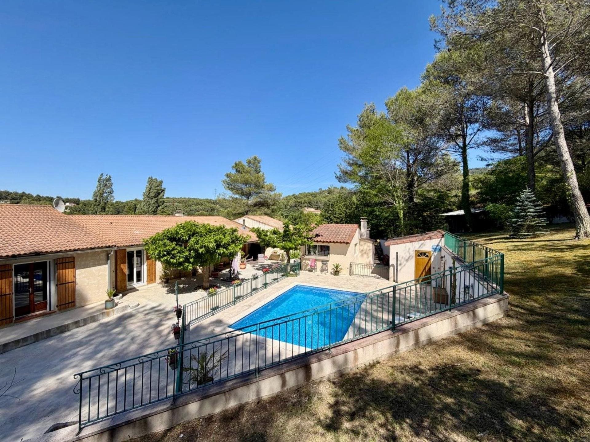 Maison à vendre, 260m², Simiane-Collongue