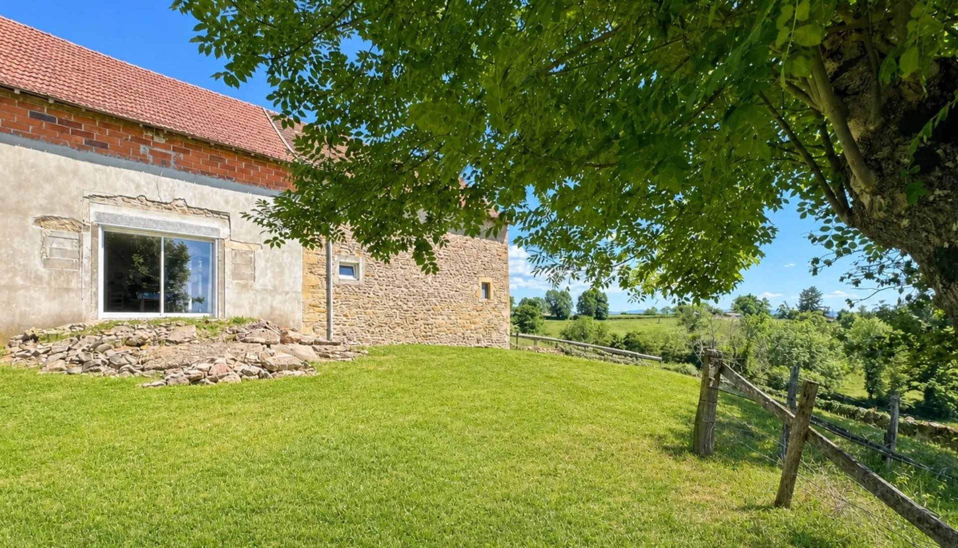 Maison à vendre, 187m², Saint-Laurent-en-Brionnais