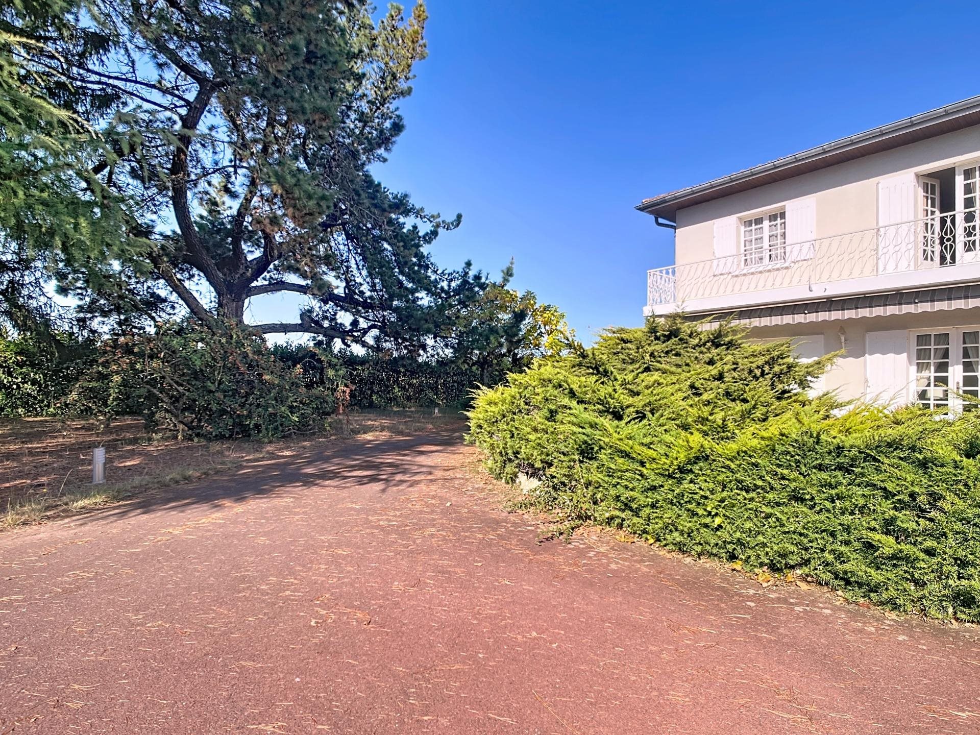 Maison à vendre, 200m², Béguey
