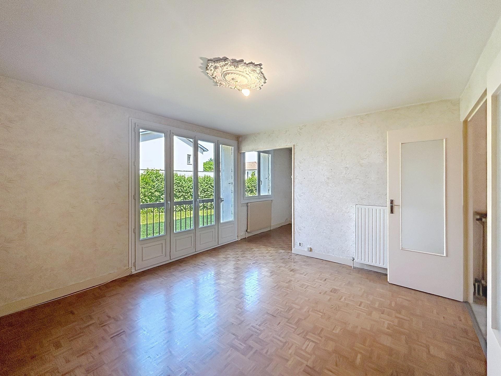 Appartement à vendre, 70m², Pont-Evêque