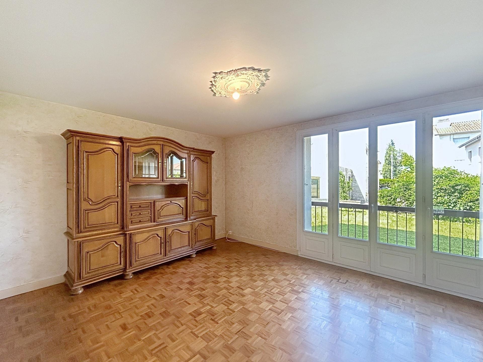 Appartement à vendre, 70m², Pont-Evêque
