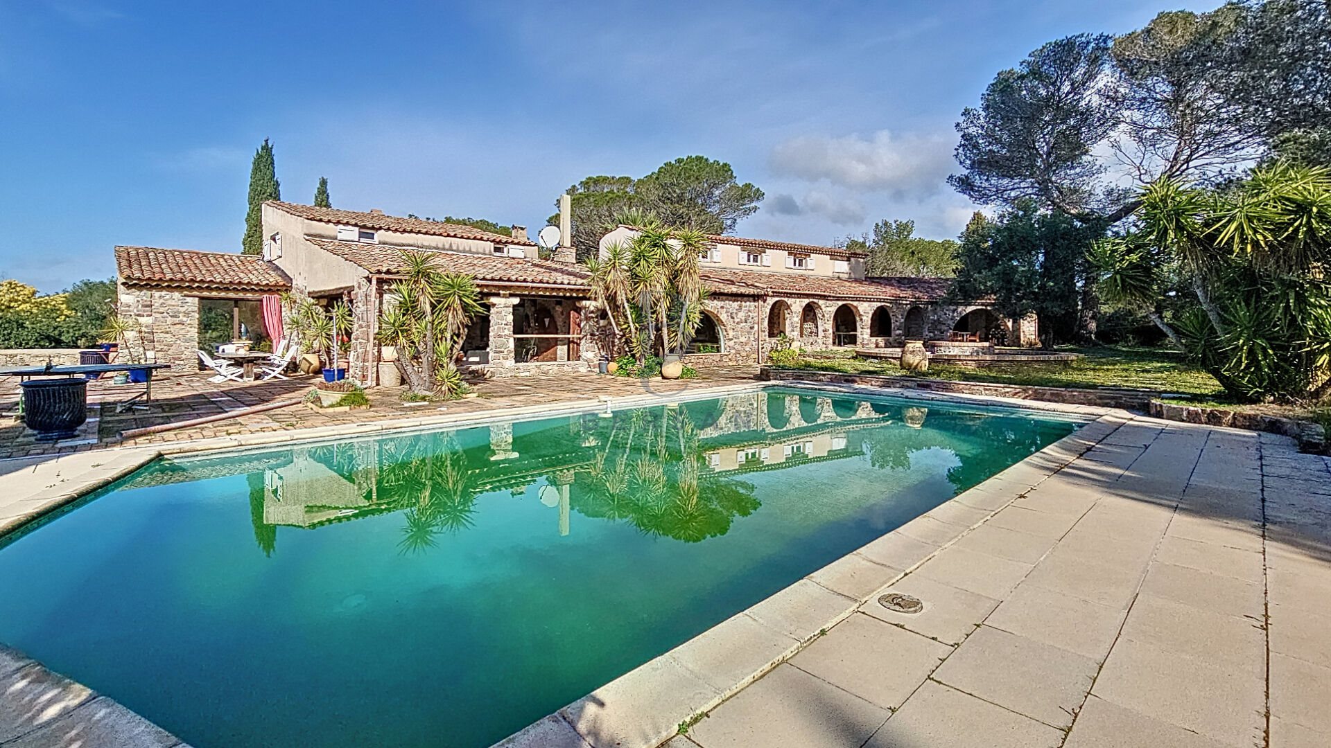 Maison à vendre, 500m², Fréjus