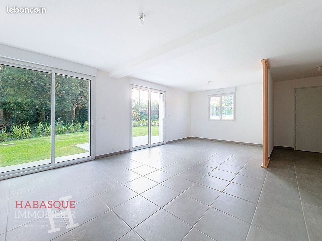 Maison à louer, 123m², Plouédern