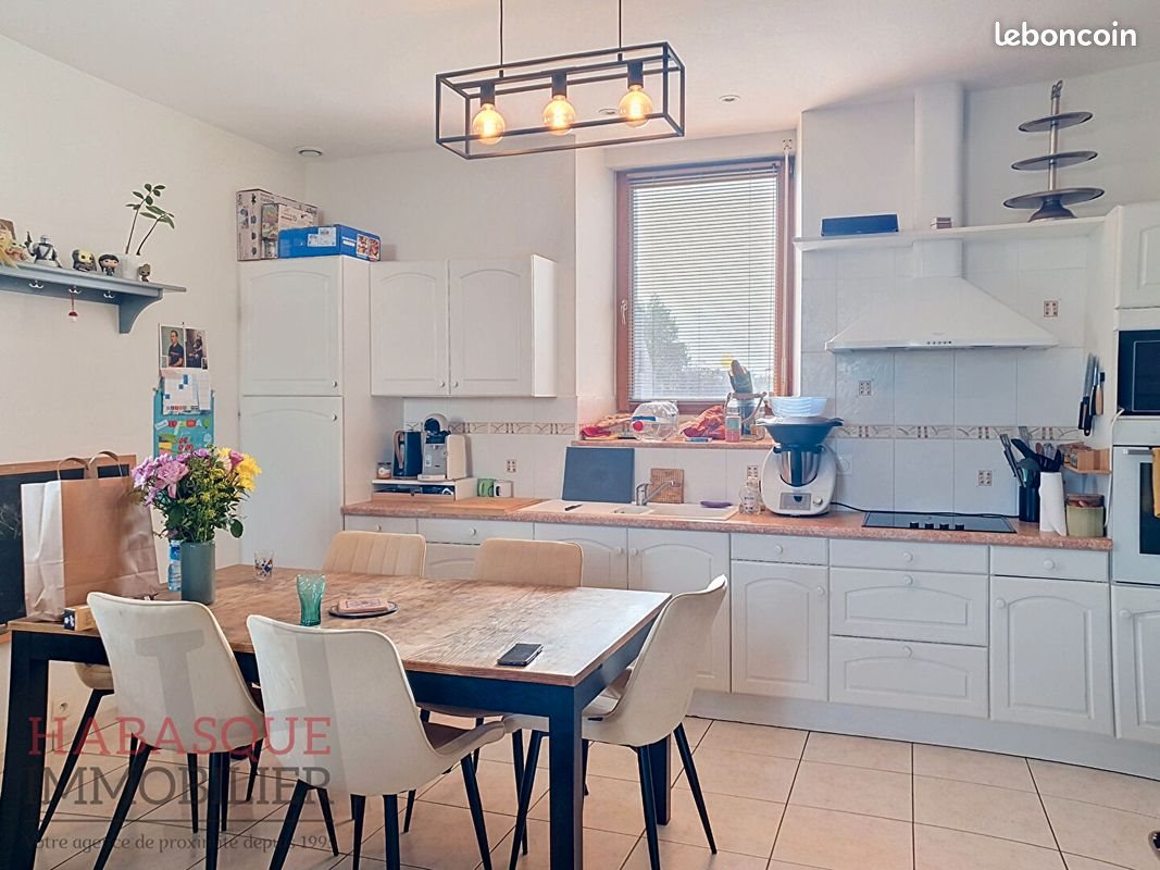 Maison à louer, 81m², Plounéventer