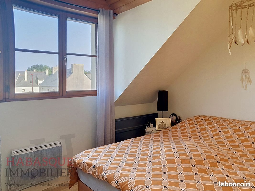 Maison à louer, 81m², Plounéventer