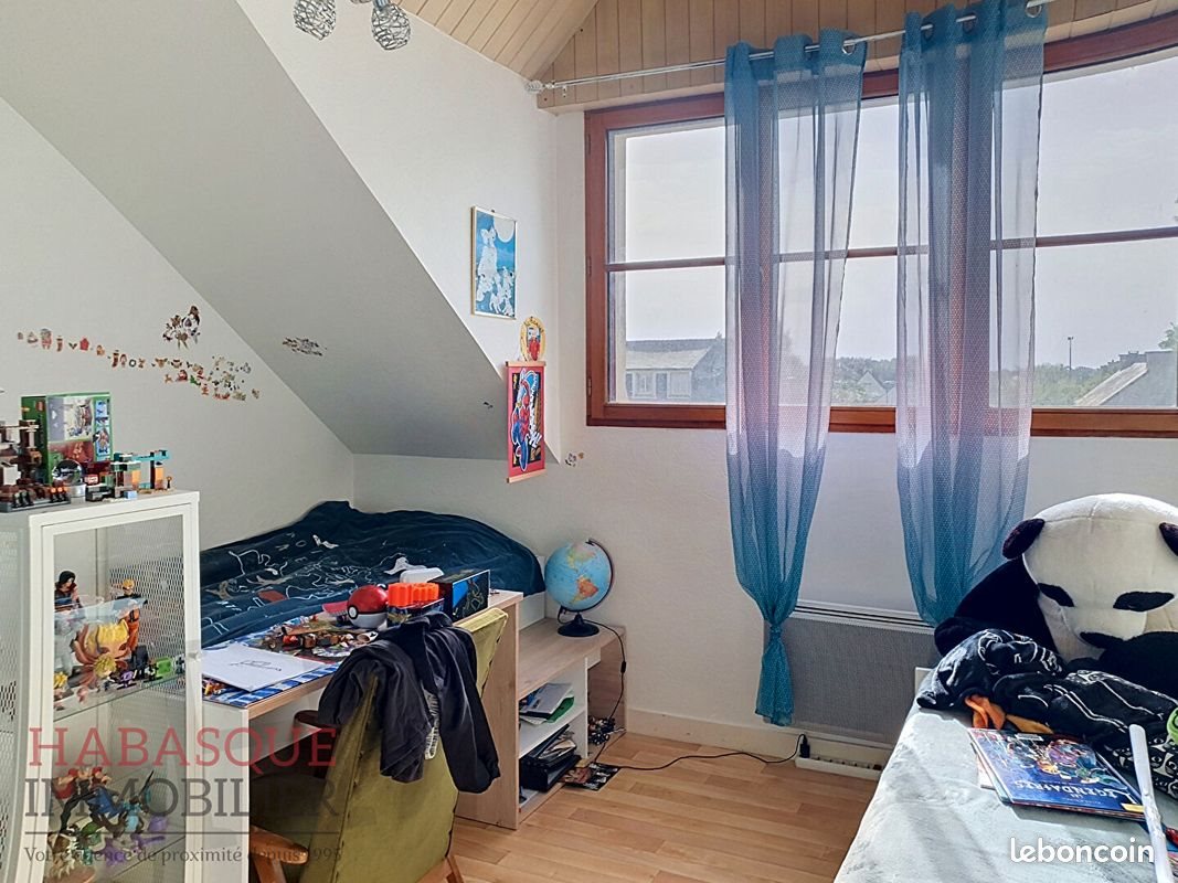Maison à louer, 81m², Plounéventer