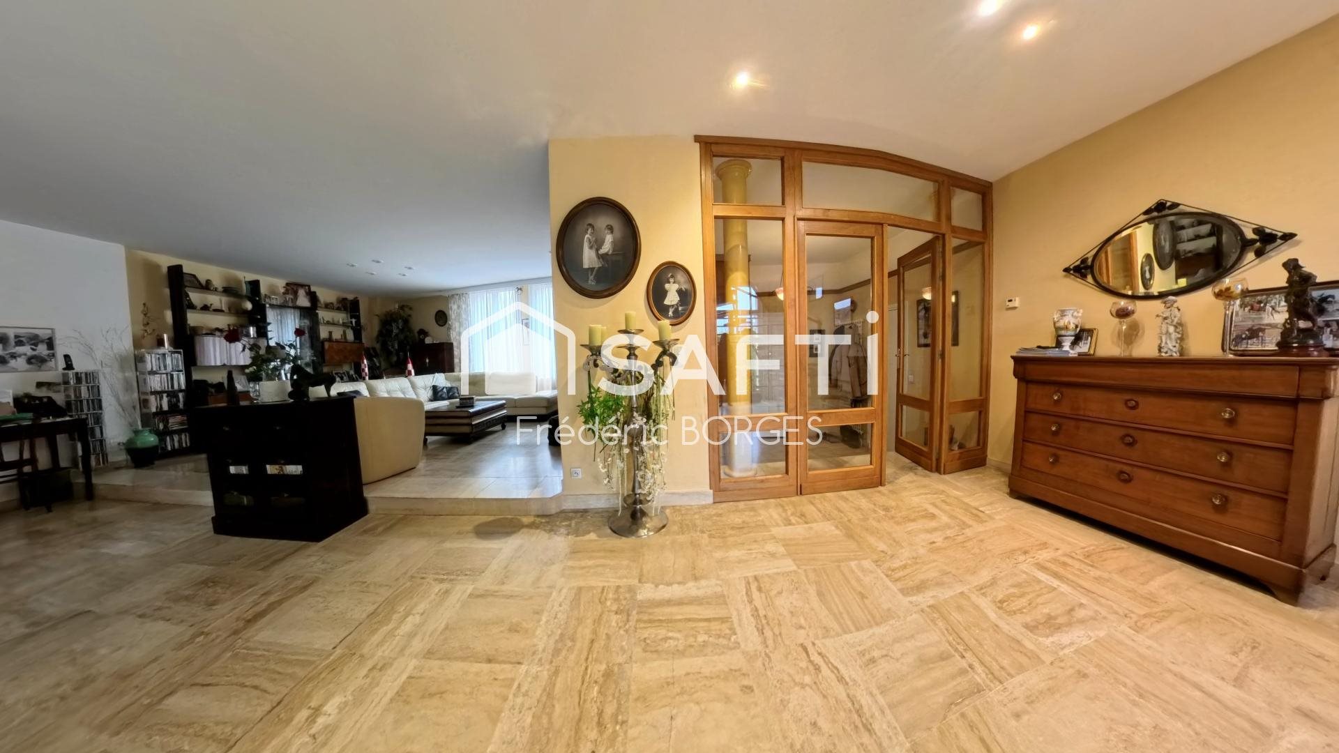 Maison à vendre, 228m², Saint-Quentin