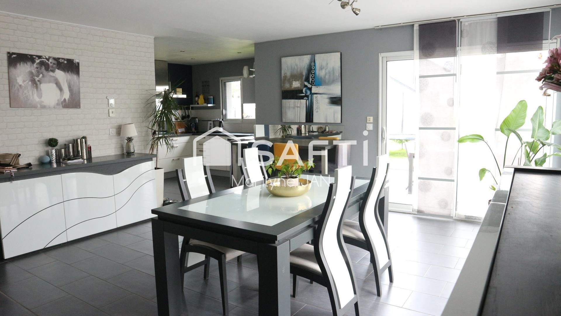 Maison à vendre, 166m², Saint-Coulomb