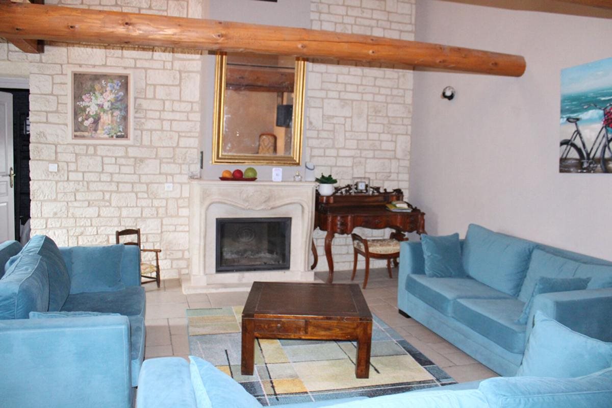 Maison à vendre, 244m², Bessas