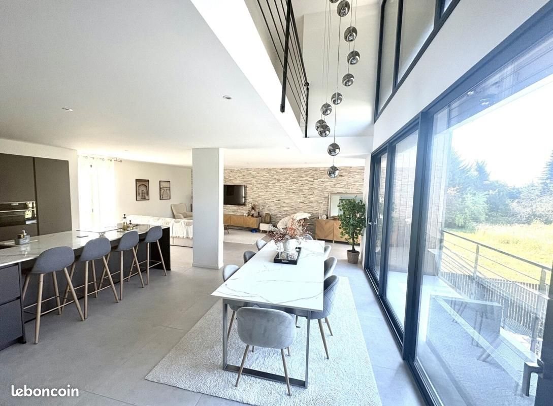 Maison à vendre, 197m², Divonne-les-Bains