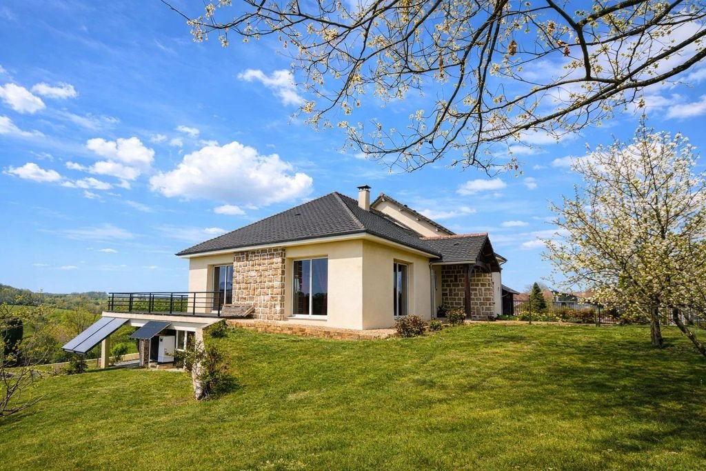 Maison à vendre, 225m², Saint-Agnant-de-Versillat