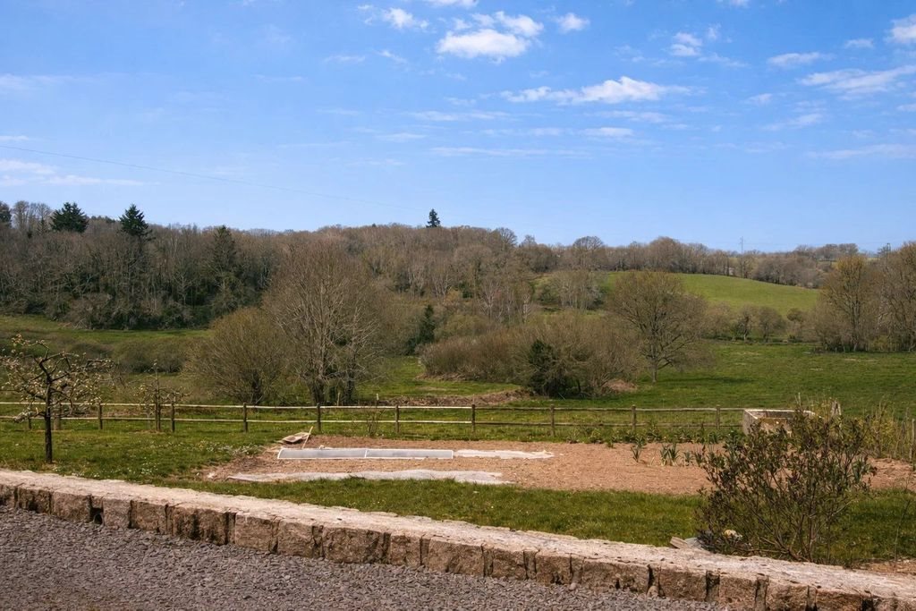 Maison à vendre, 225m², Saint-Agnant-de-Versillat