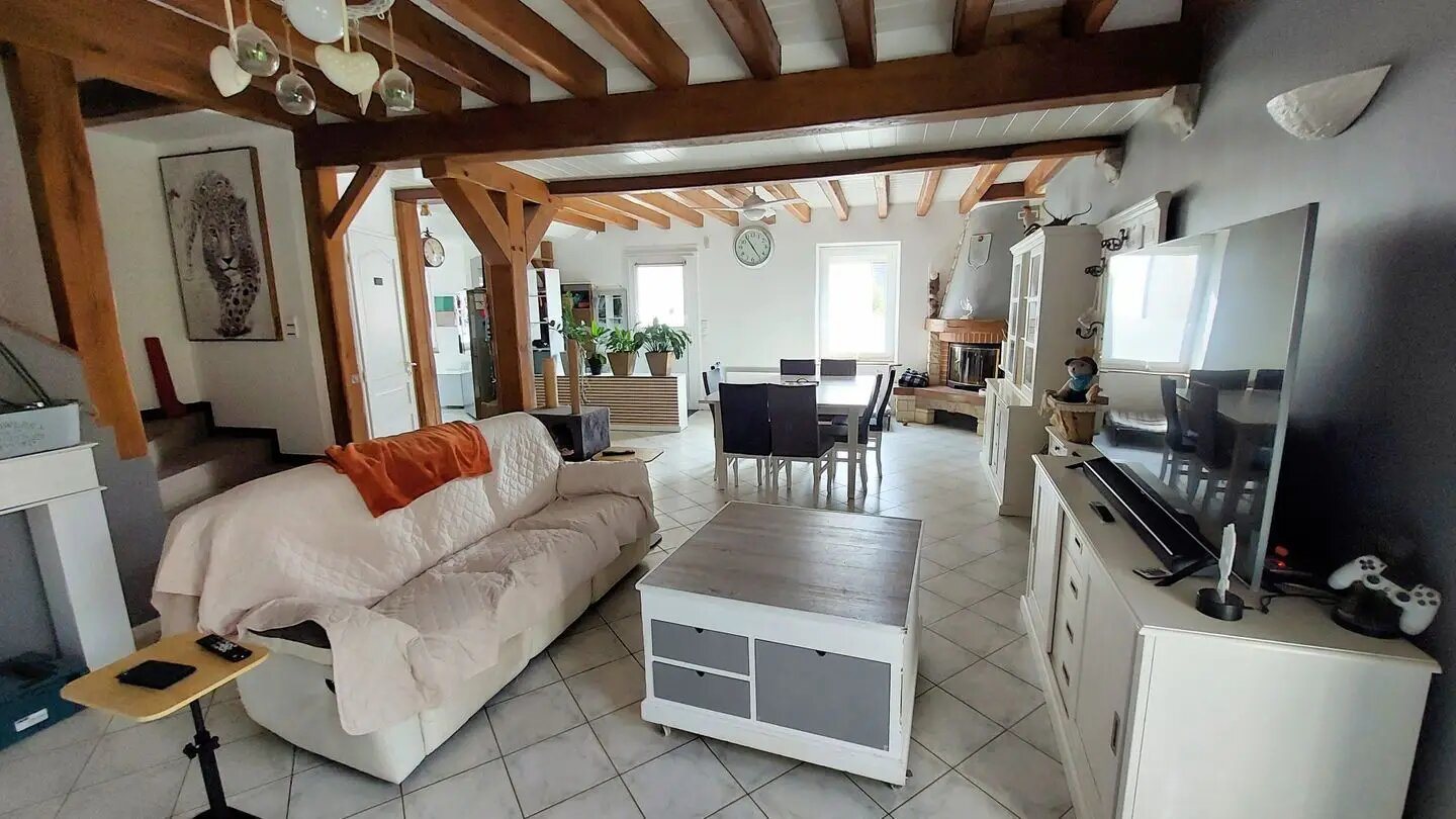 Maison à vendre, 195m², Saint-Claude-de-Diray