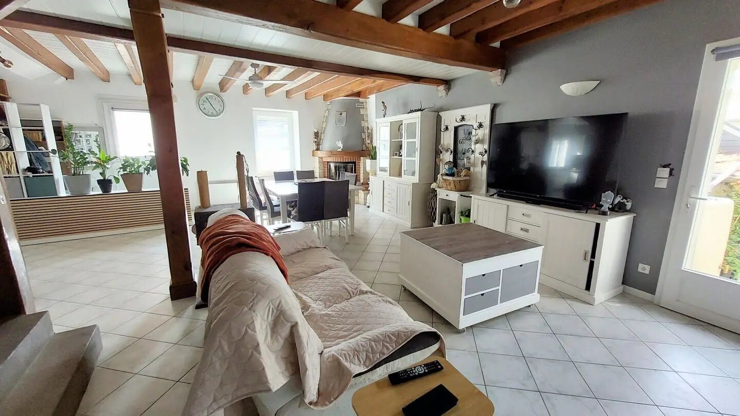 Maison à vendre, 195m², Saint-Claude-de-Diray