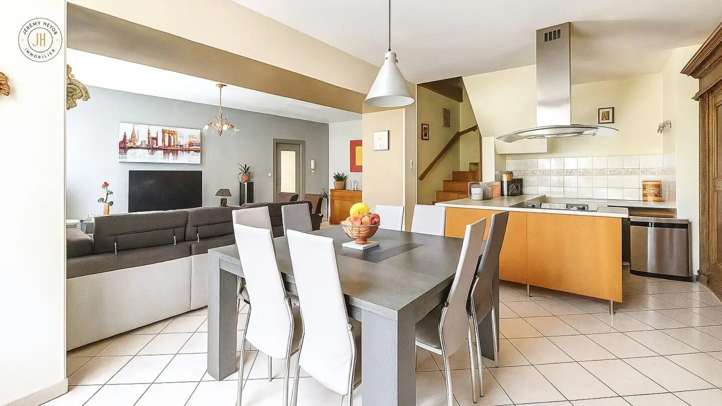 Maison à vendre, 187m², Montrottier