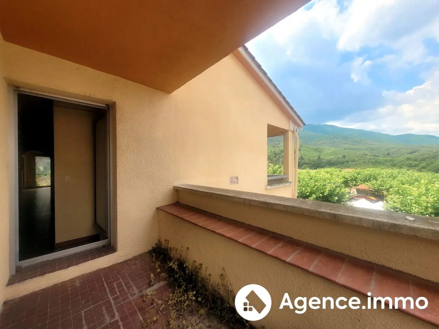 Appartement à vendre, 319m², Saint-Laurent-de-Cerdans