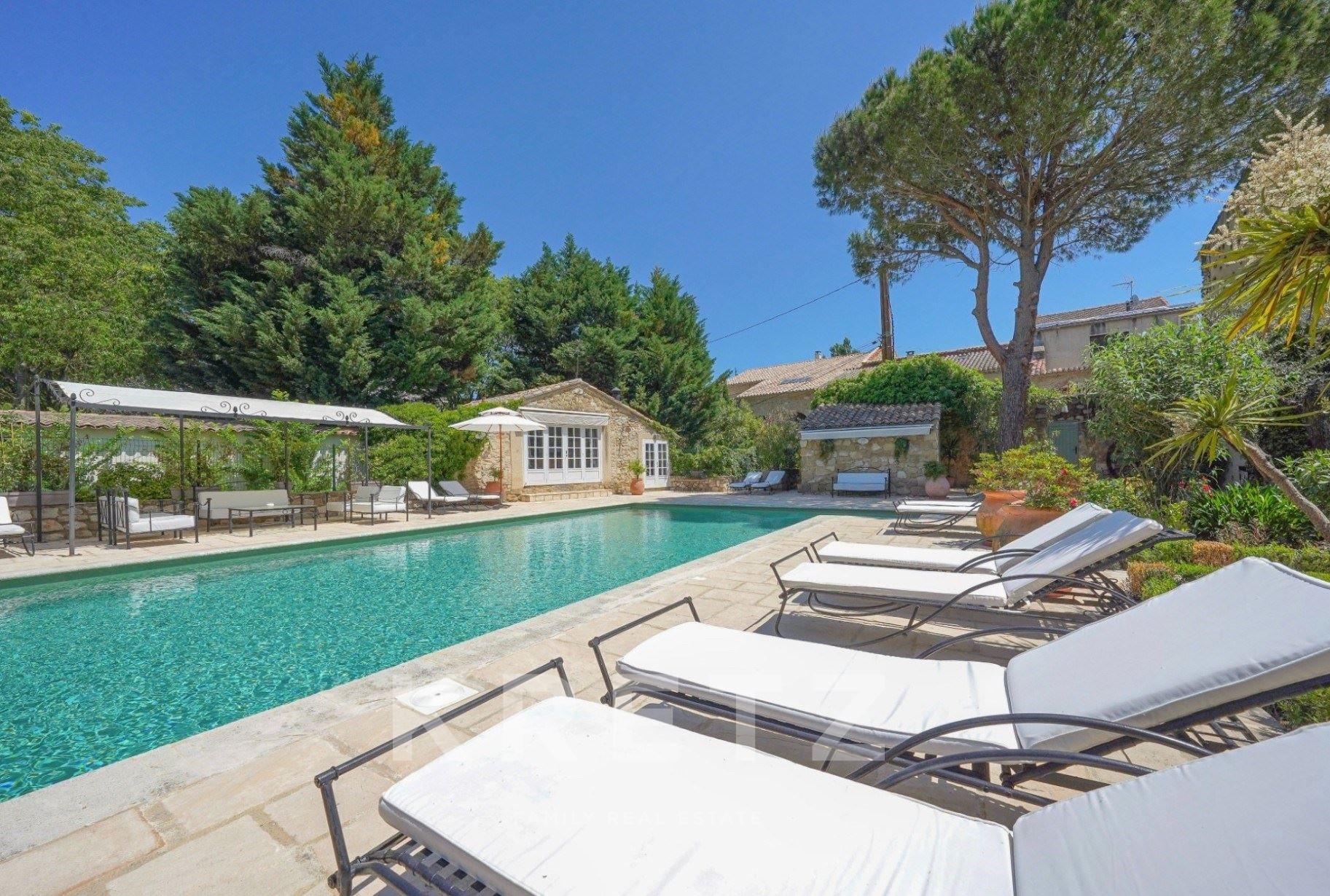 Maison à louer, 490m², Avignon