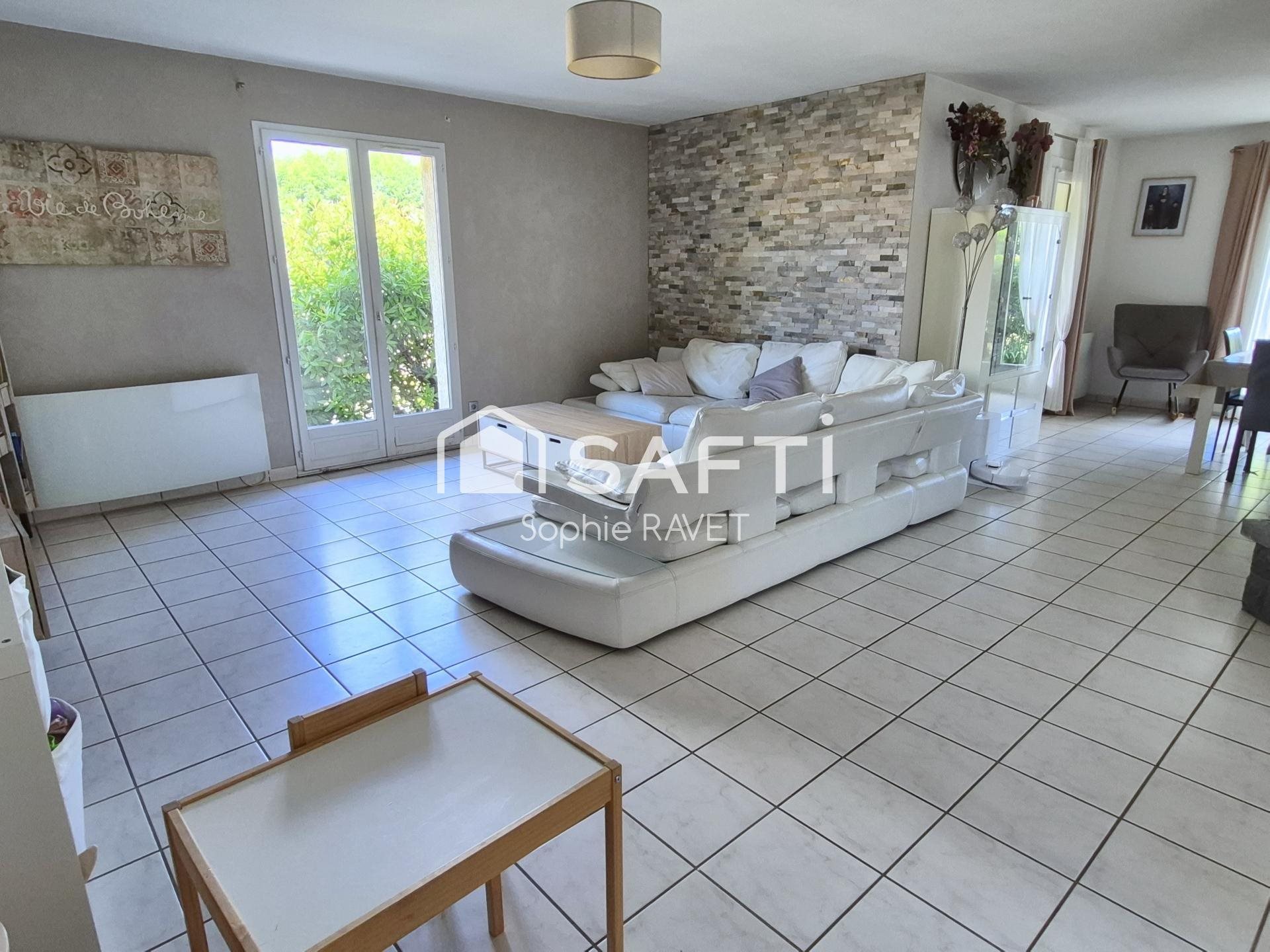 Maison à vendre, 136m², Vézeronce-Curtin