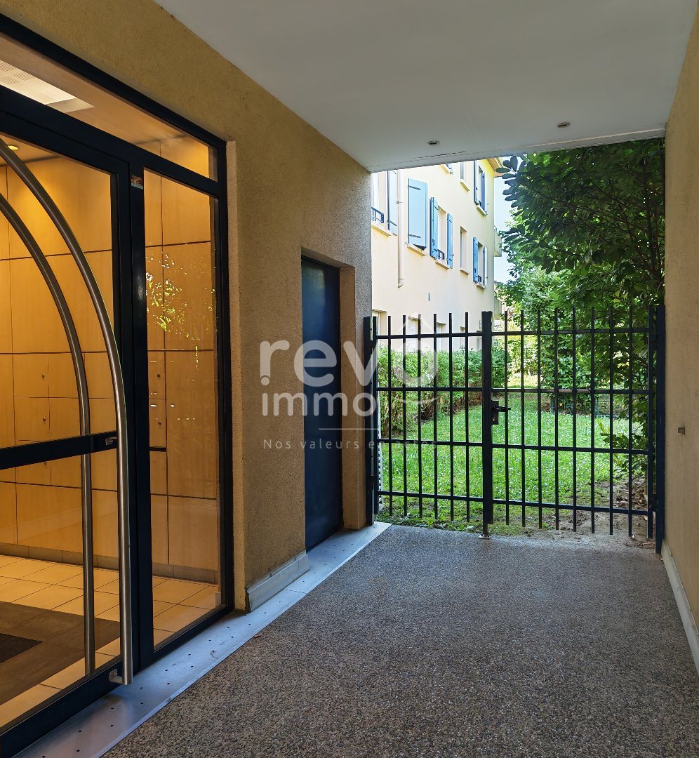 Appartement à vendre, 37m², Sathonay-Village