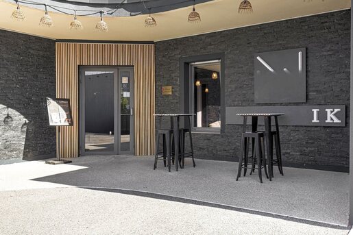 Local commercial 147 m² · à Saint-André-de-Corcy · 147 m² · 320 000 €