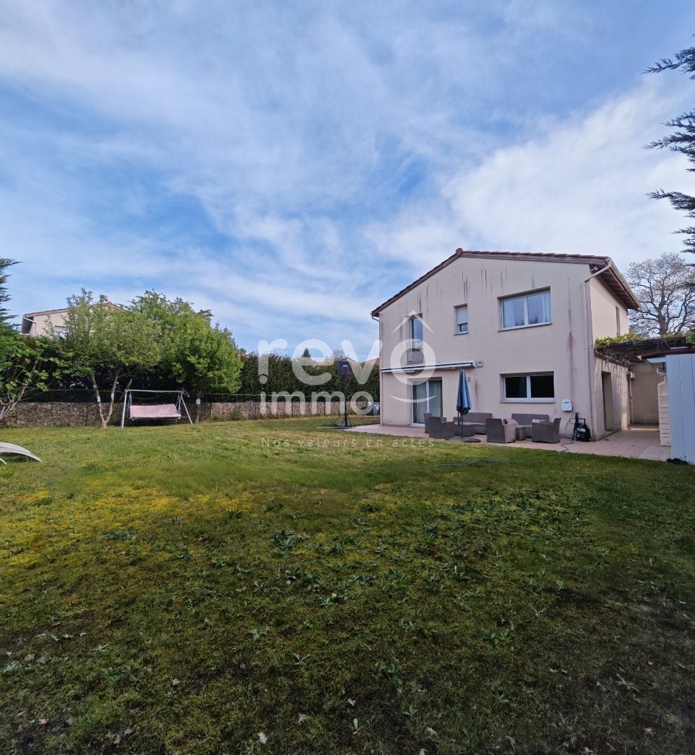 Maison à vendre, 117m², Monthieux