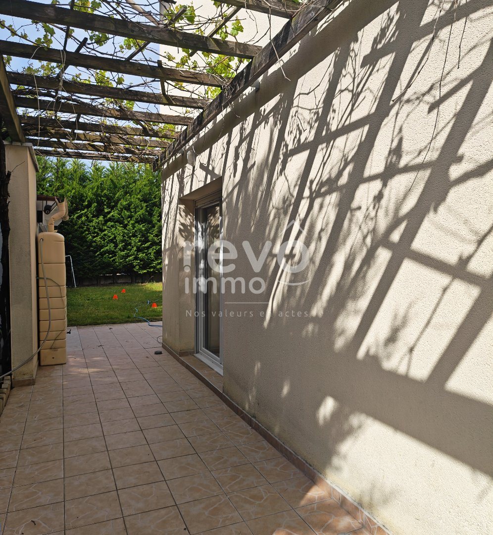 Maison à vendre, 117m², Monthieux